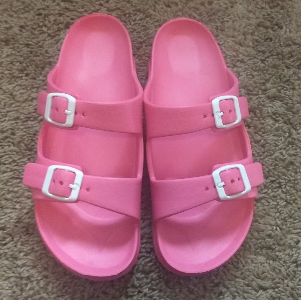 Time & Tru Sandals